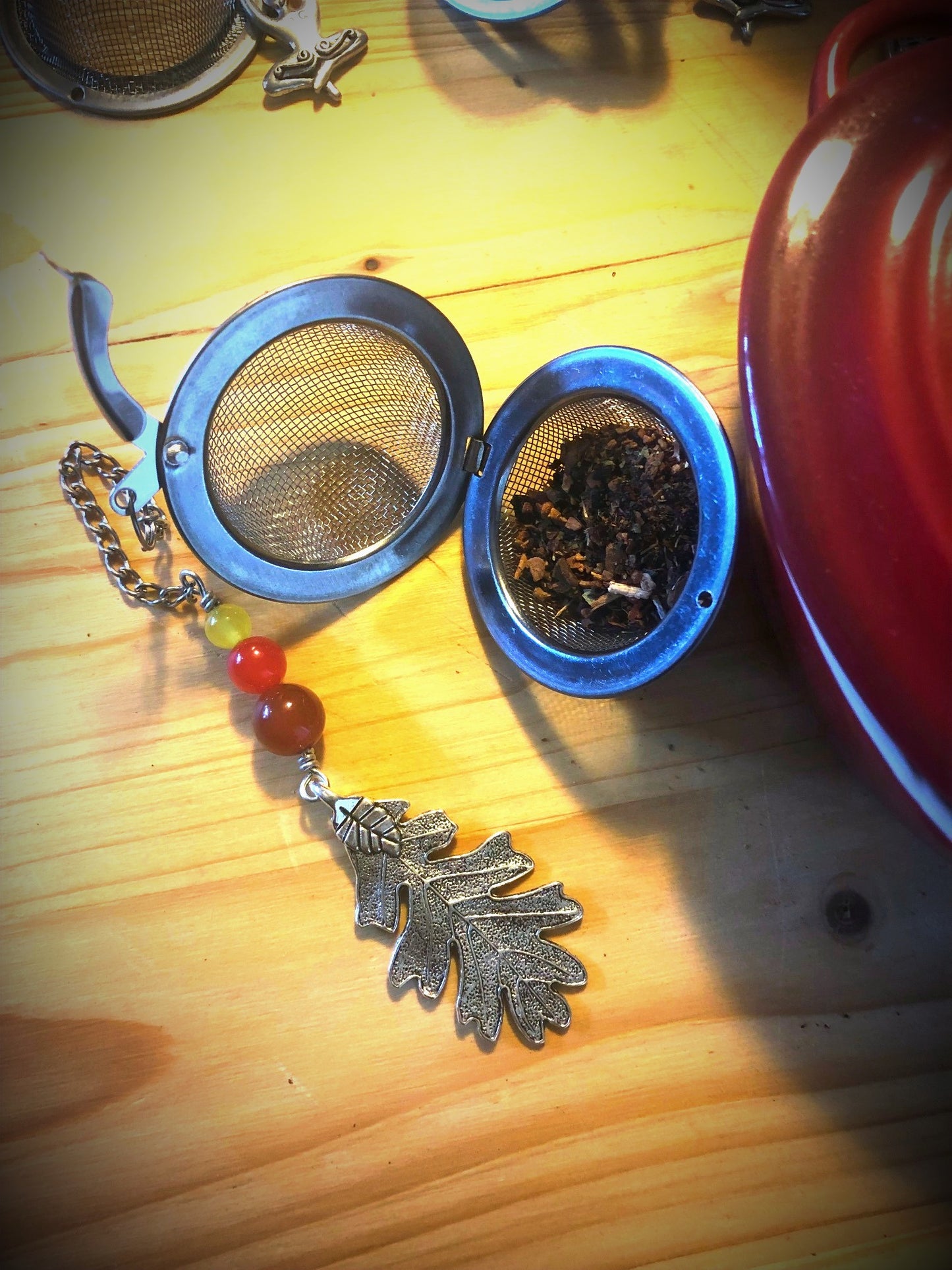 Autumn Oak Leaf Tea Infuser – Bronze Oak Leaf Charm with Acorn Bead Accent by Kinley Jewelry