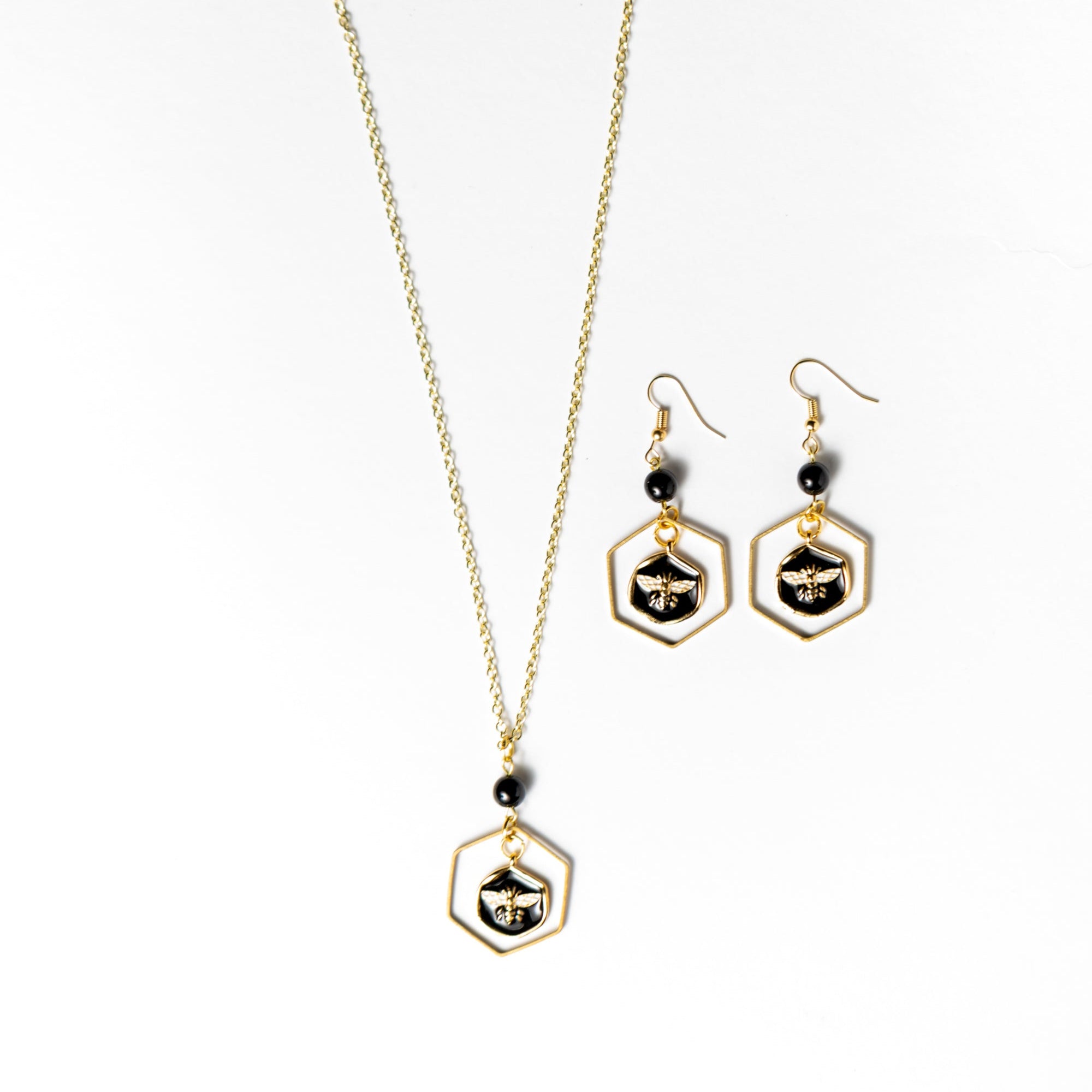 Dior online bee necklace